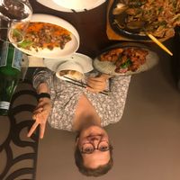 Maison avec deux chats nichée idéalement entre la compagne et la capitale gastronomique de France