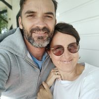 La maison d'Amélie et de Julien au milieu de la forêt, où il fait bon vivre à toutes les saisons
