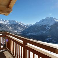 Luxurious chalet in the heart of the French-Italian ski zone of San Bernardo