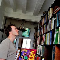 Une étage privée avec deux chambres et une salle de bain de Grégory