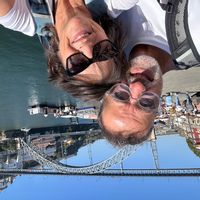 Nous l'appelons LogeMer style bord de mer c'est un sous-sol décoré avec goût, très bien éclairé, !