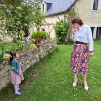 Maison de charme au coeur de la Normandie 15 minutes de Caen et Bayeux 25 min des plages du débarquement Dans un Petit village charmant et au calme avec tous commerces accessibles à pied a 5min de la maison (boulangeries, boucherie, crêperie, restaurant, poste, pharmacie, bar tabac, marchés et poissonniers