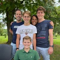 Grande maison avec jardin: idéal pour se détendre et proche des commerces et de la ville de Lyon