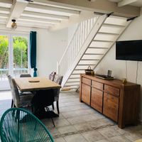 Petit Mazet 1 chambre fermée avec lit double 1 chambre ouverte avec 2 lits simples cours privative