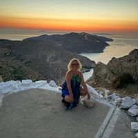 Rafina Blue Cave, appartement 55m2 refait à neuf, tout équipé au bord de l’eau, avec vue magnifique.