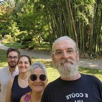 Maison avec piscine, sur un vaste terrain arboré sans vis à vis, proche du village et des randonnées