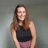 Charmant T2 rénové avec véranda & vue jardin – à 10 min à pied de la mer
