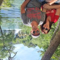Le paradis de Christophe et Angélique : Nature, détente, pétanque, piscine, barbecue et mer.
