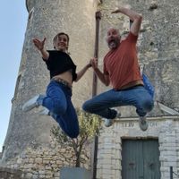La maison de Alexandra est située à l’entrée de la vallée de la Cèze, entre Avignon, Nîmes et Uzès.