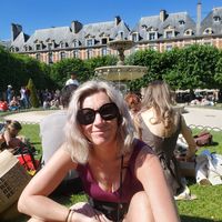 “Maison familiale avec piscine chauffée à 10 min à pied du plus haut château de France.”