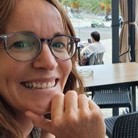La maison de Aurélie est colorée, cosy, à la campagne tout en étant proche de Lyon