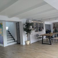 Nous habitons la maison à 4, plus notre chien.