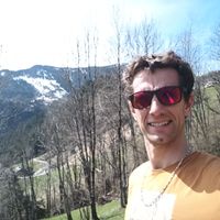 Chalet de montagne, avec jardin et rivière proche centre ville avec commerce. (6 à 10 personnes)