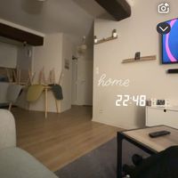 La chambre privée de Jo dans un appartement en pleine ville, rue assez calme et très agréable