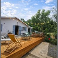 La maison KaZen chez Stèph est paisible au bout d’une allée discrète, calme et intimité assurés.
