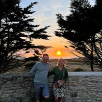 Jolie maison de bord de mer, près de commerces,  au calme, entièrement rénovée et avec jardin clos.