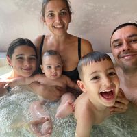 Maison 5 chambres avec cheminée, piscine chauffée et climatisation, entre pinède et vignes