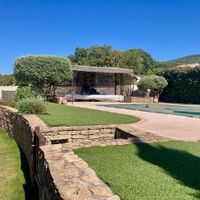 Jolie maison en Provence, dans un petit lotissement proche du village.