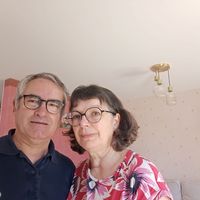 Maison individuelle avec un studio dans extension en bois entre ville et campagne.