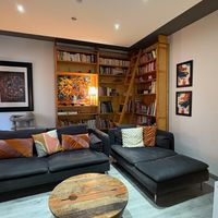 Jardin calme, terrasse et barbecue. Logement tout équipé pour un séjour confortable comme chez vous.