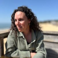 Cocon verdoyant au cœur des chantiers. Proche des plus belles plages de la région.