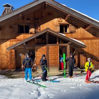 Chalet de montagne dans une charmante station de ski des Alpes