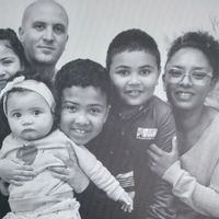 La maison est une maison vivante avec 5 chambres convient à une famille de 4 enfants