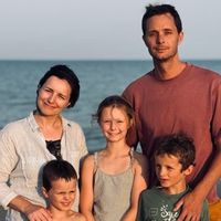 Grande maison familiale, lumineuse et calme avec petit jardin.  Idéal pour séjour en famille !