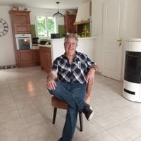Petite maison dans une sorte de village vacances à 4 km des plages et en lisière de forêt
