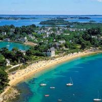 La maison de Sandrine et Erwan à la campagne, à mi chemin entre la ville et la mer
