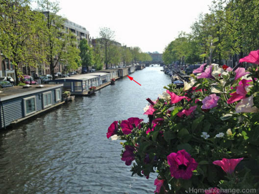 homeexchange-plain14-houseboat-amsterdam