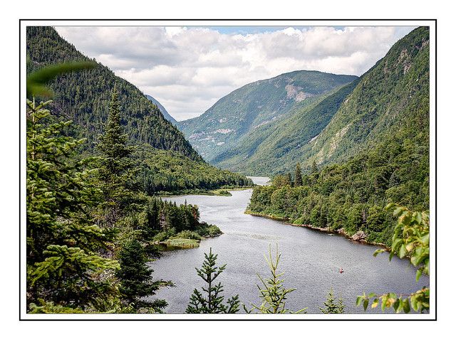Claude Robillard - La rivière Malbaie dans le parc des Hautes Gorges au Québec