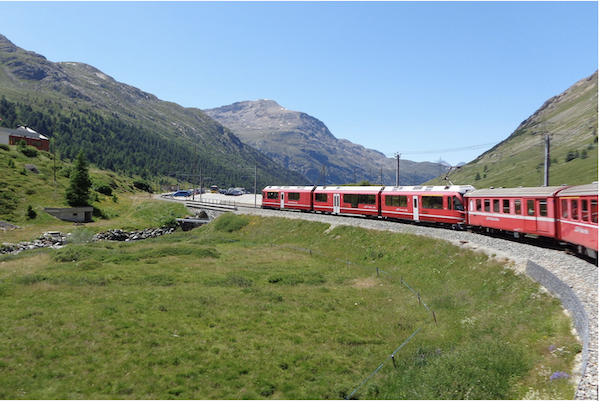 Alpes-tramway-mont-blanc-chamonix