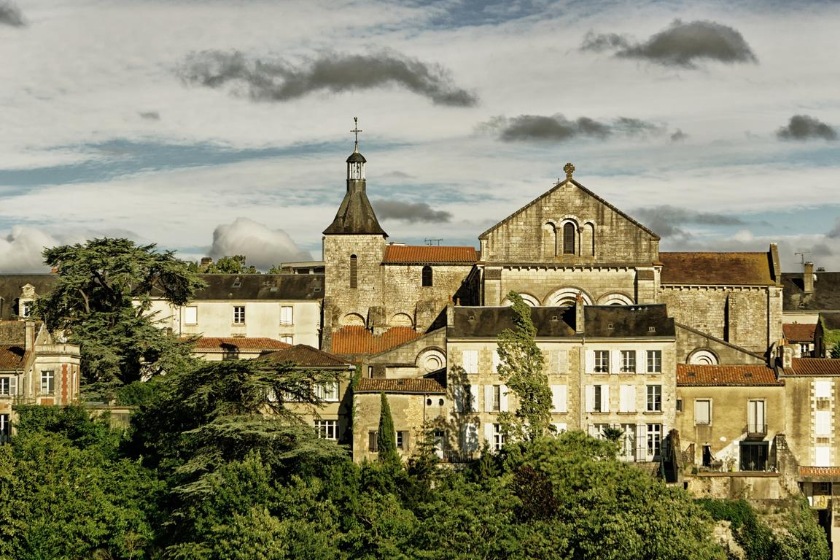 Poitiers-ville-française-decouvrir
