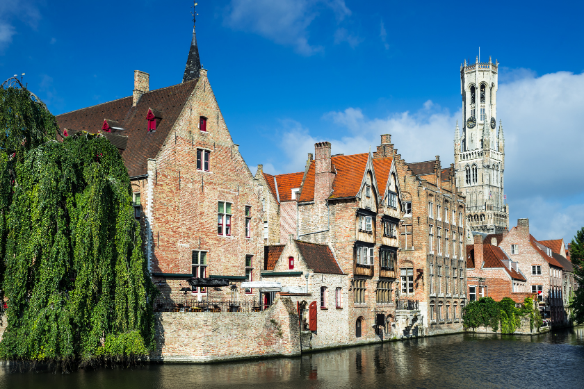 partir en mai sur les canaux de Bruges