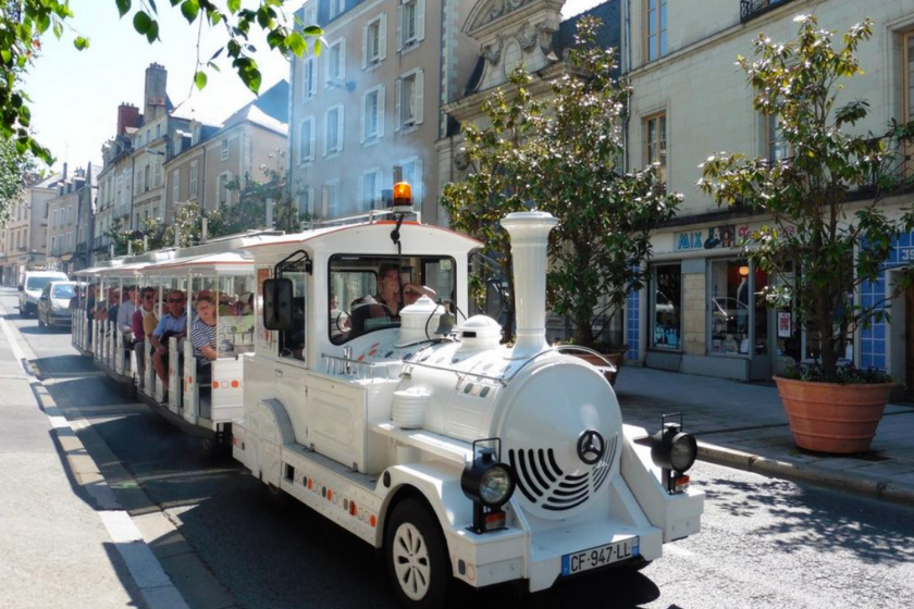 Que faire à Angers en famille visite de la ville historique en petit train