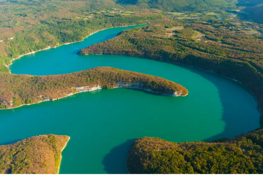 plus beaux lacs France Baignade Vouglans Jura