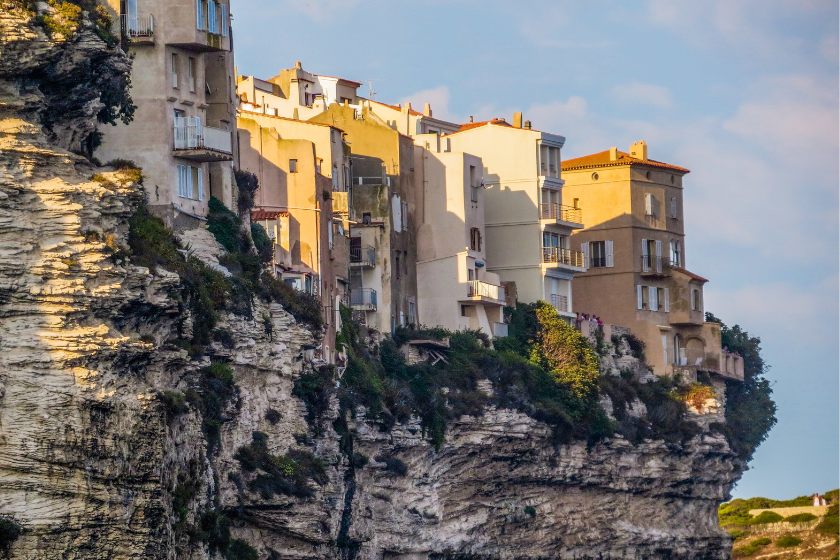 Partir en Corse pas cher decouvrir les villes Bonifacio