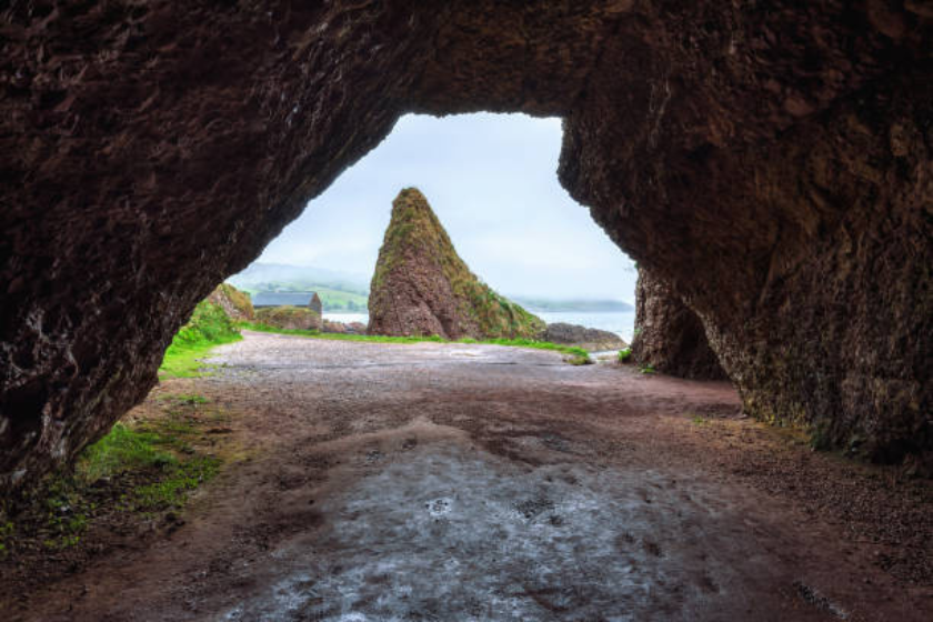 Lieu de tournage de Game of Thrones à la grotte de Cushenduns, Irlande du Nord