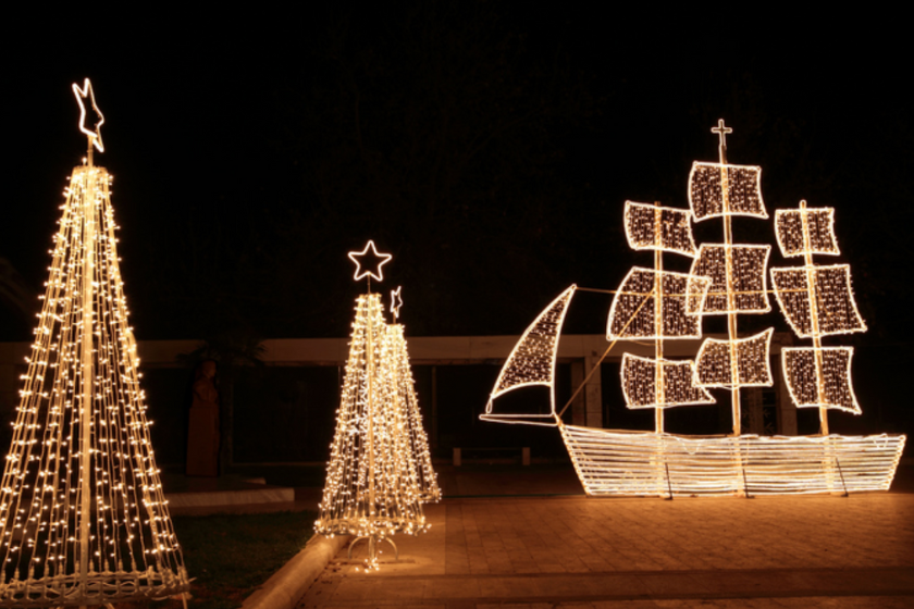 Les plus belles traditions de Noël dans le monde Grèce les bateaux