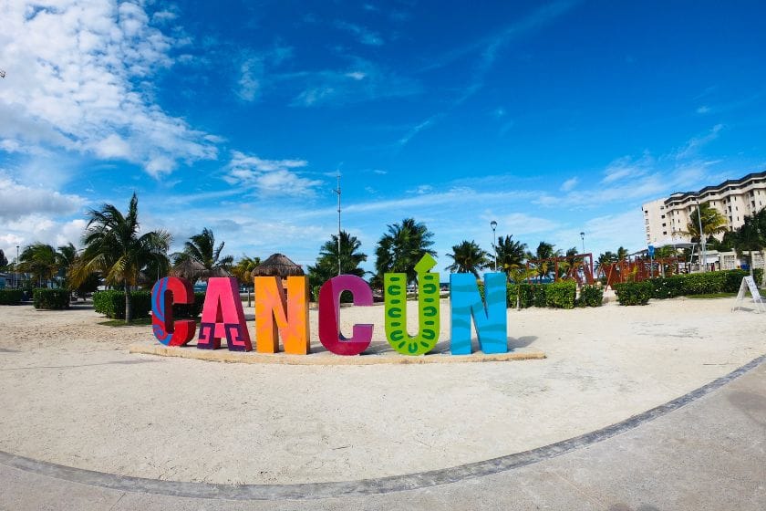 Ne pas manquer une opportunité photo sur le signe Cancun